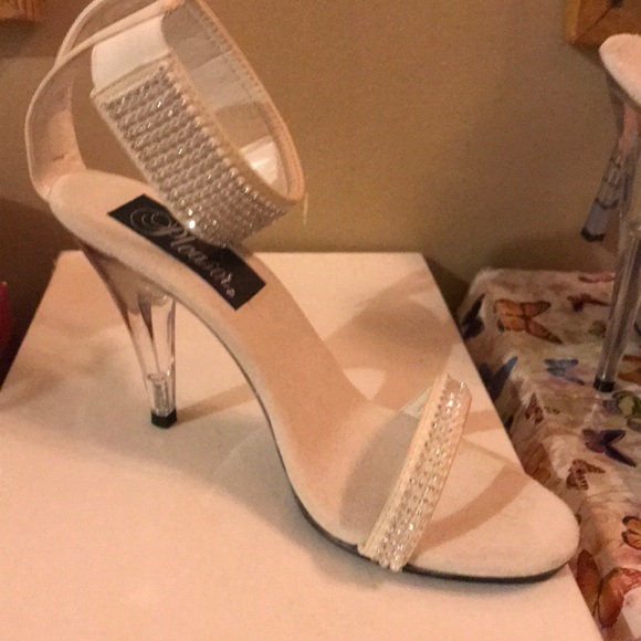 Size 7 off white 4 inch heels - Picture 2 of 4